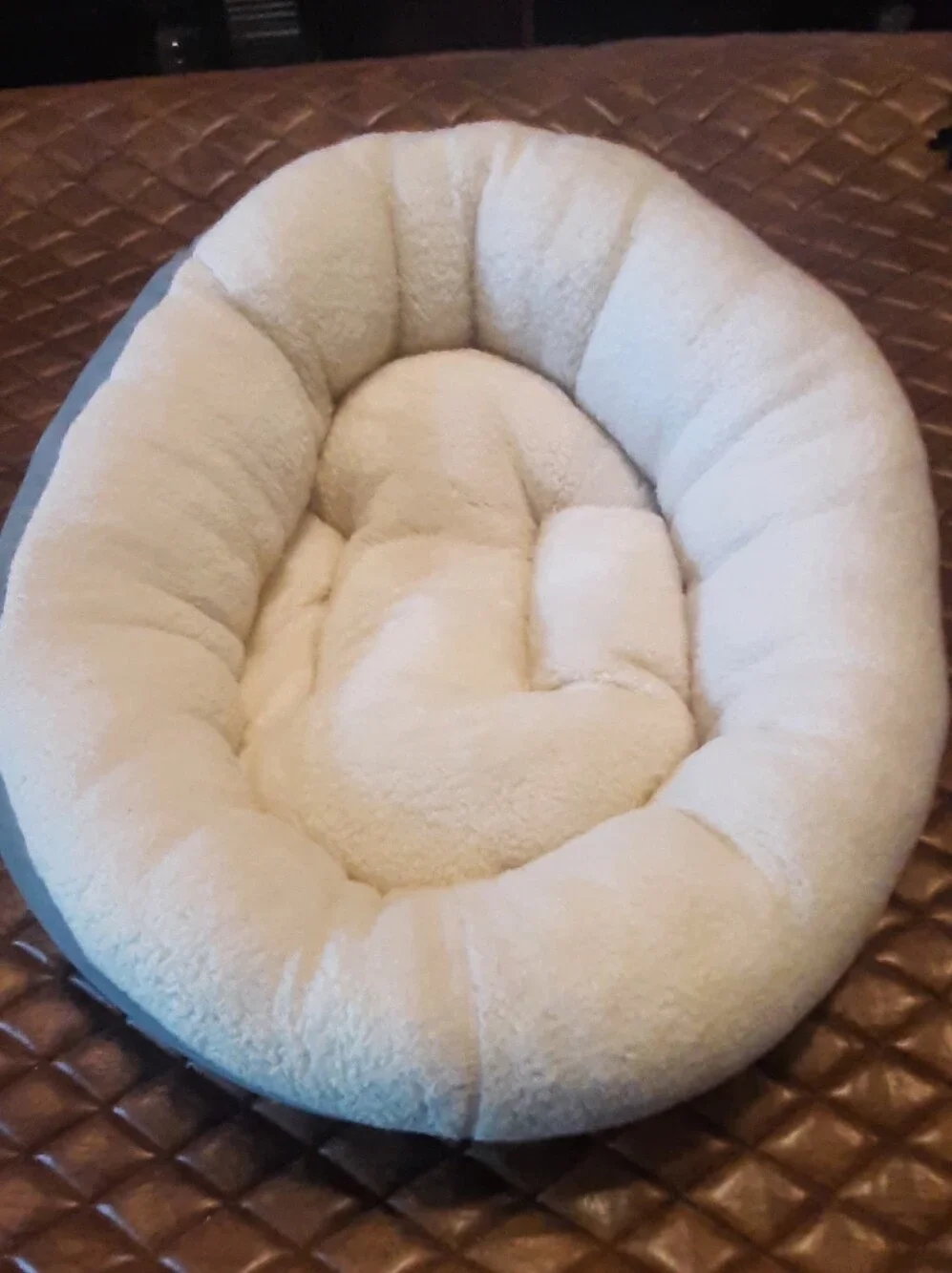 New Cozy Round Cream Pet Bed